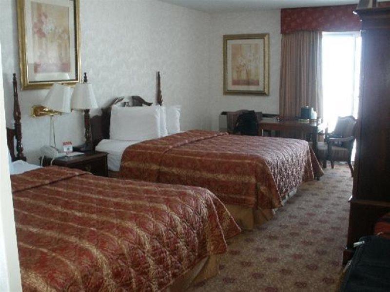 Hamilton Inn Select Beachfront Mackinaw City Eksteriør billede
