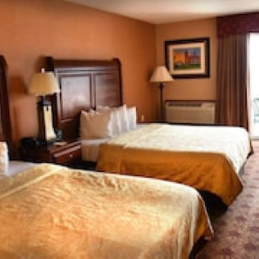 Hamilton Inn Select Beachfront Mackinaw City Eksteriør billede