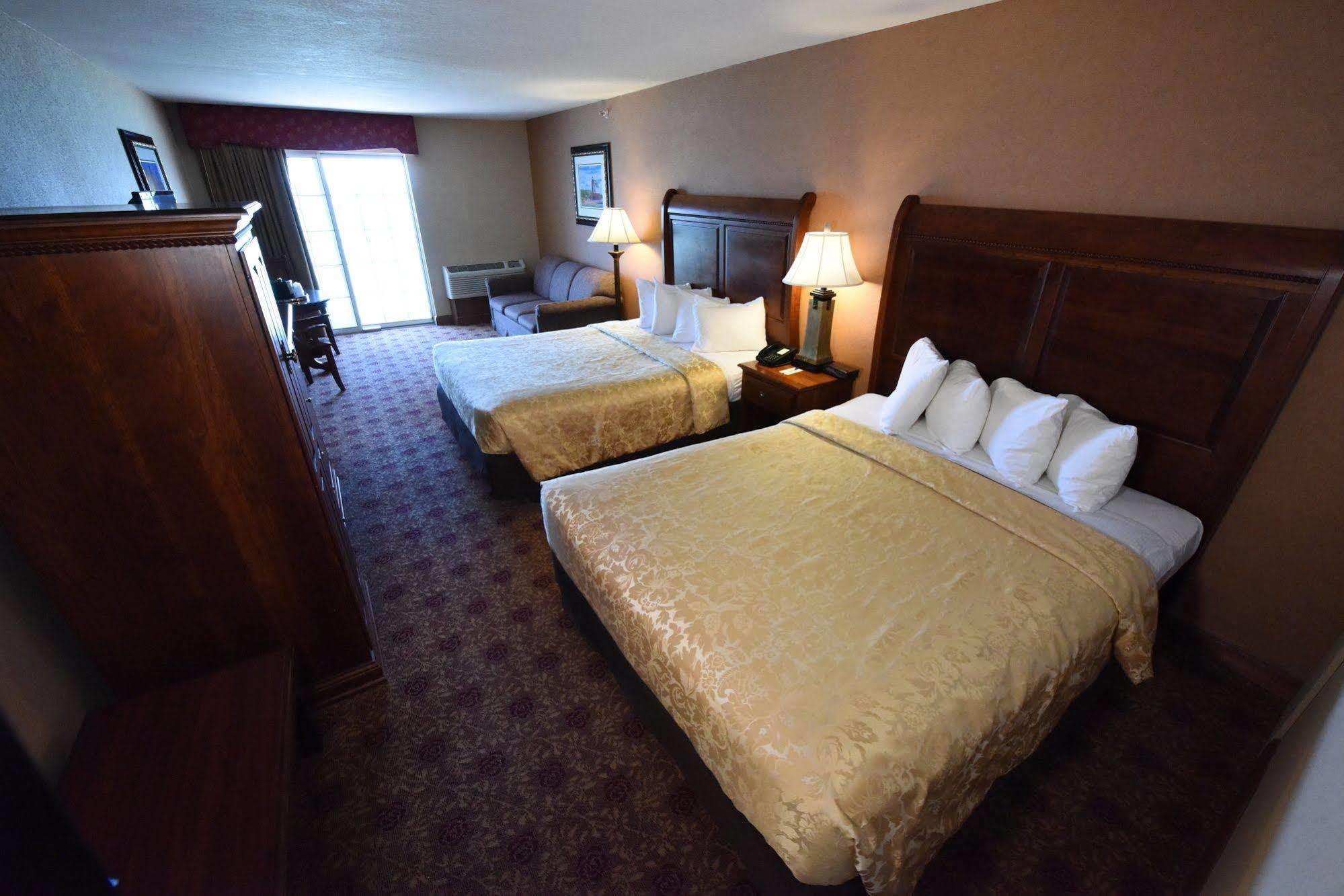 Hamilton Inn Select Beachfront Mackinaw City Eksteriør billede