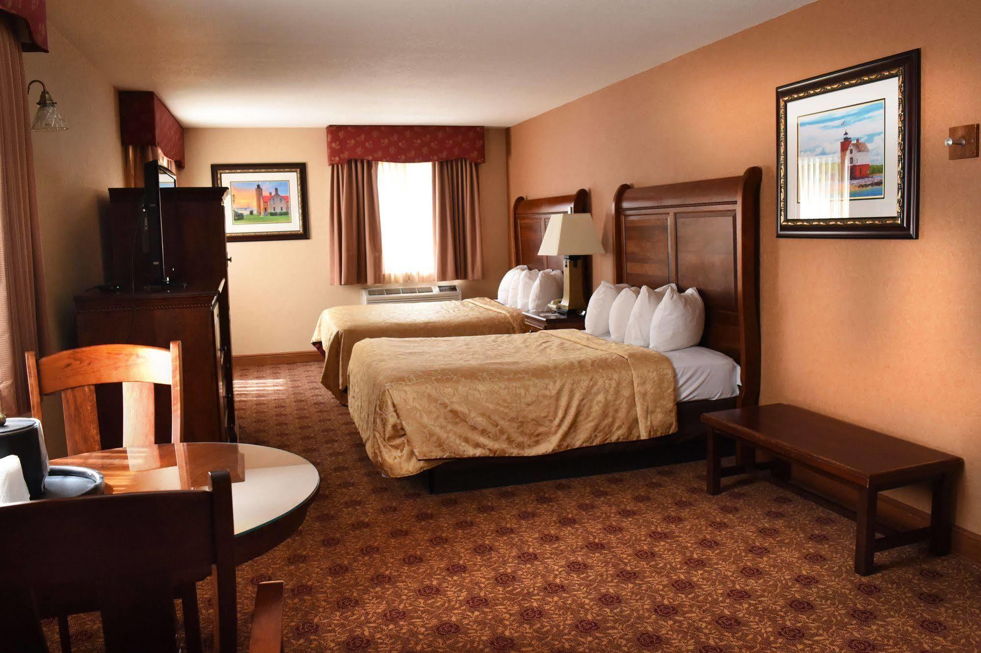 Hamilton Inn Select Beachfront Mackinaw City Eksteriør billede