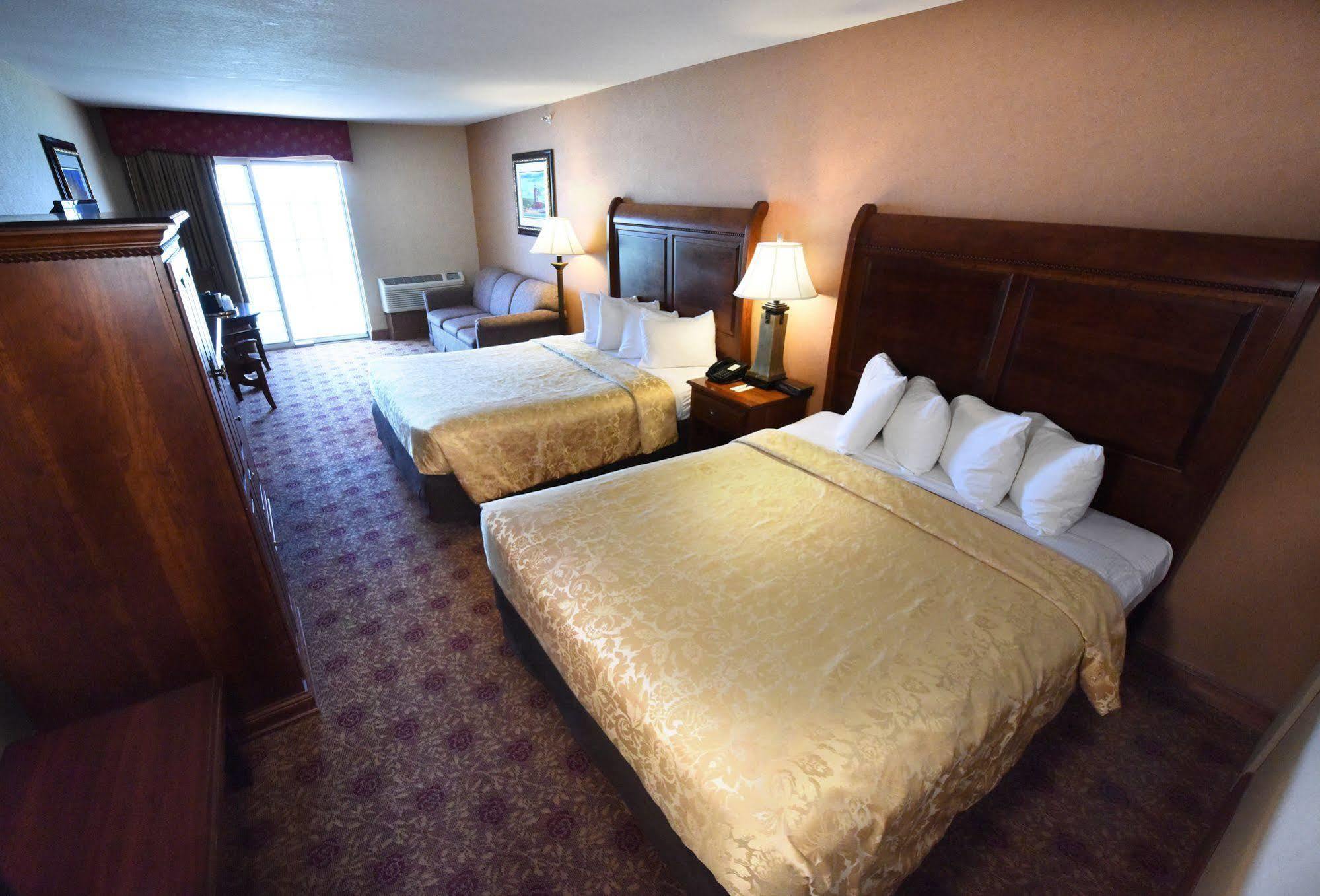 Hamilton Inn Select Beachfront Mackinaw City Eksteriør billede