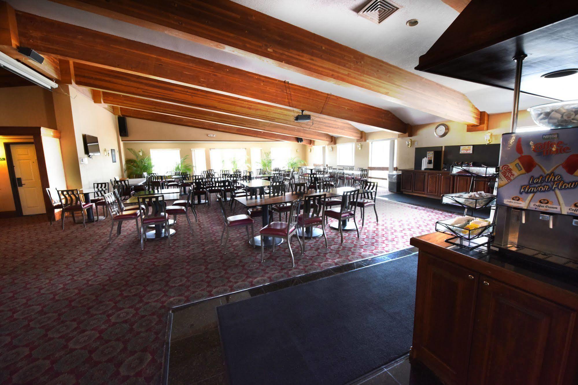 Hamilton Inn Select Beachfront Mackinaw City Eksteriør billede