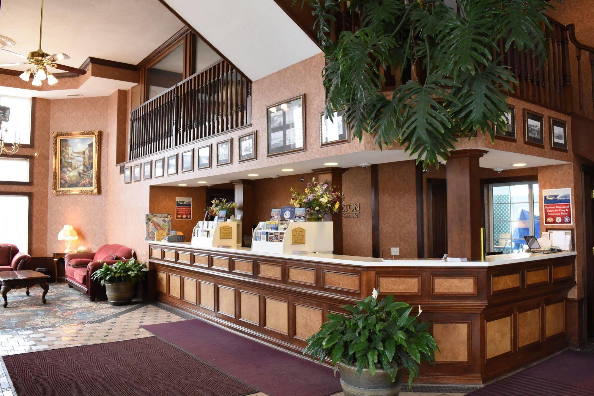 Hamilton Inn Select Beachfront Mackinaw City Eksteriør billede