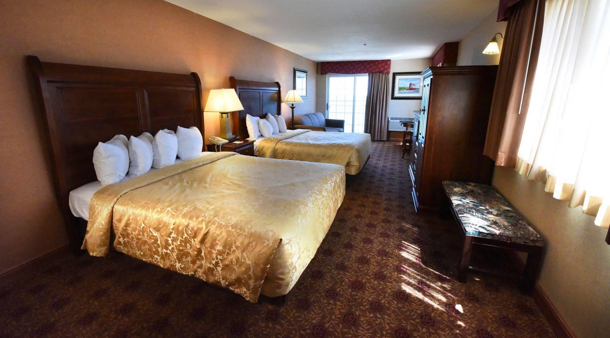 Hamilton Inn Select Beachfront Mackinaw City Eksteriør billede